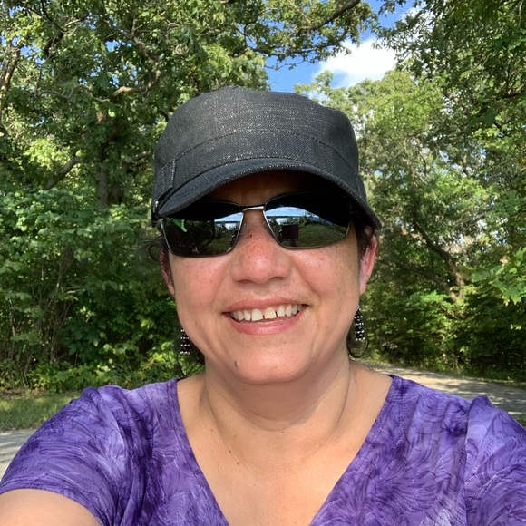 Meet your Posher, Araceli - Picture 1 of 1